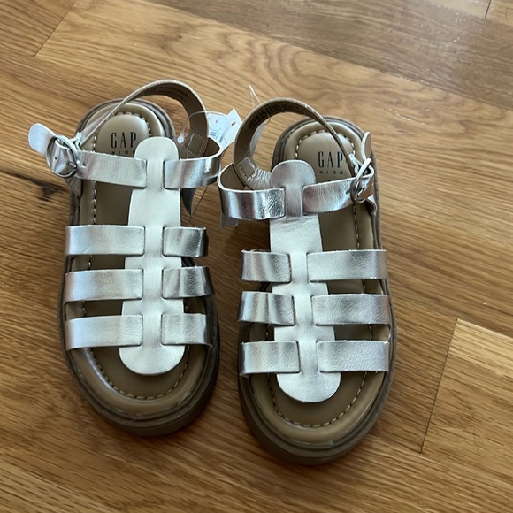 GAP Other - NWT Gap Kids Fisherman Sandals